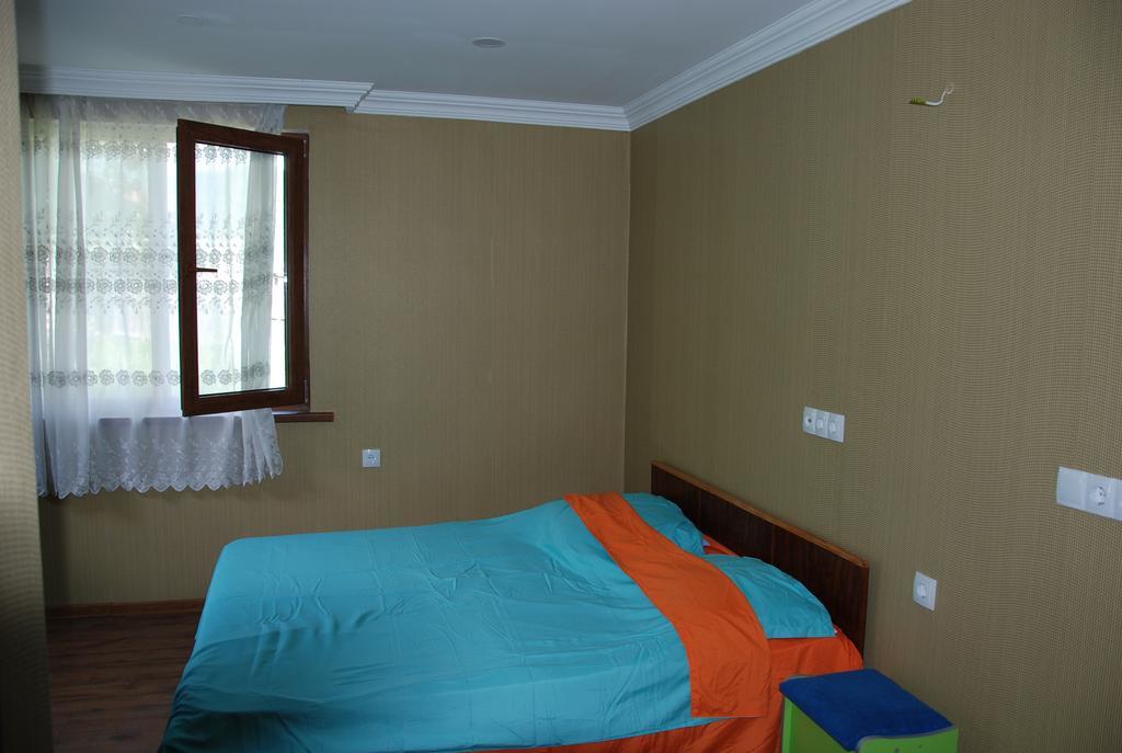 Keti Pilpani Guesthouse 梅斯蒂亚 外观 照片